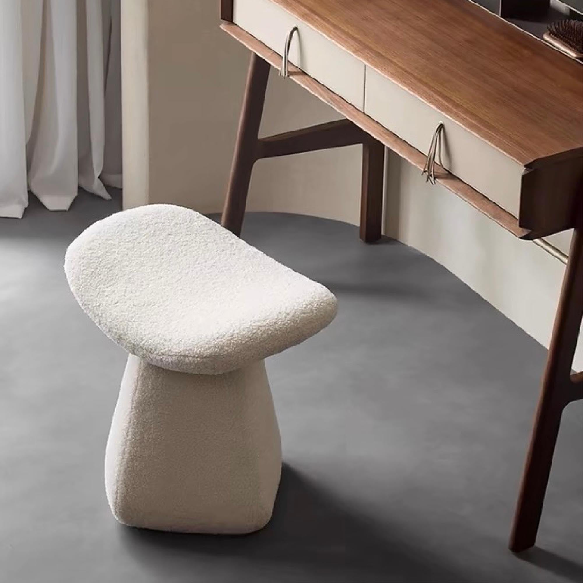 Saddle Teddy Stool