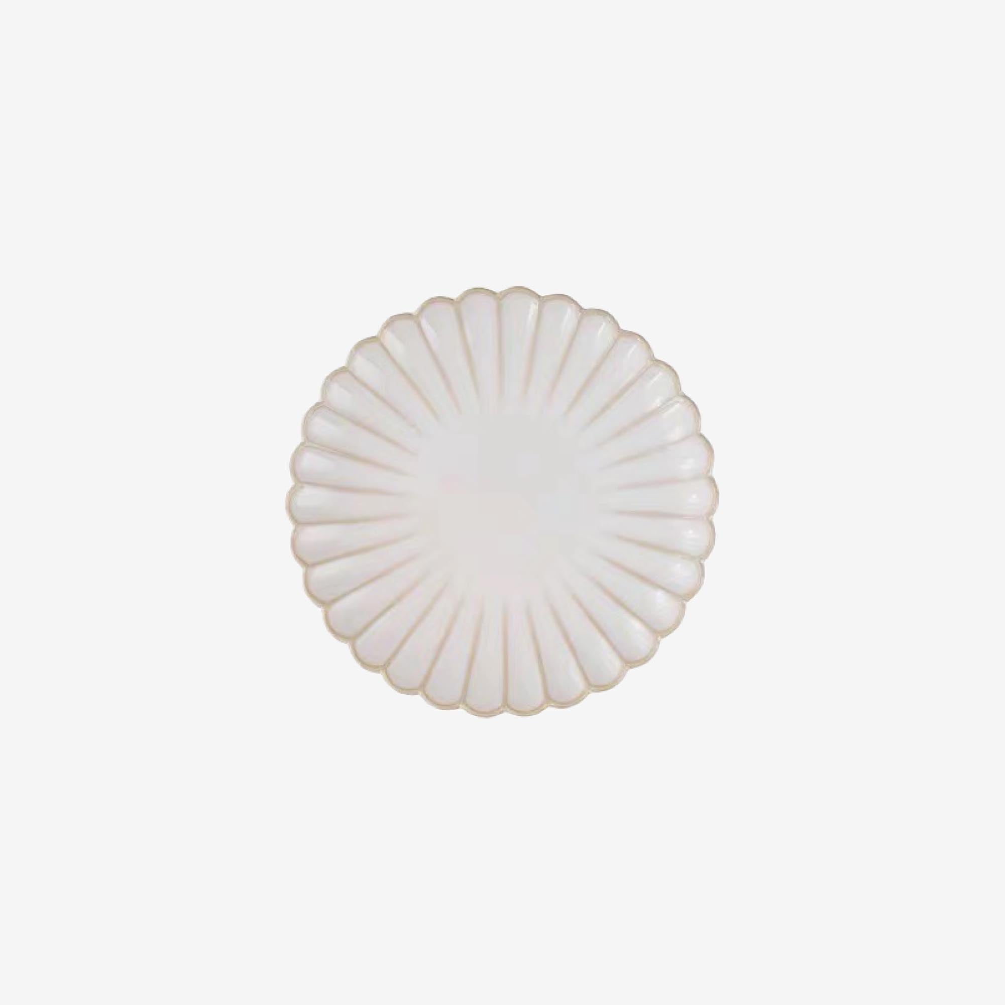 White Scallop Edge Plate