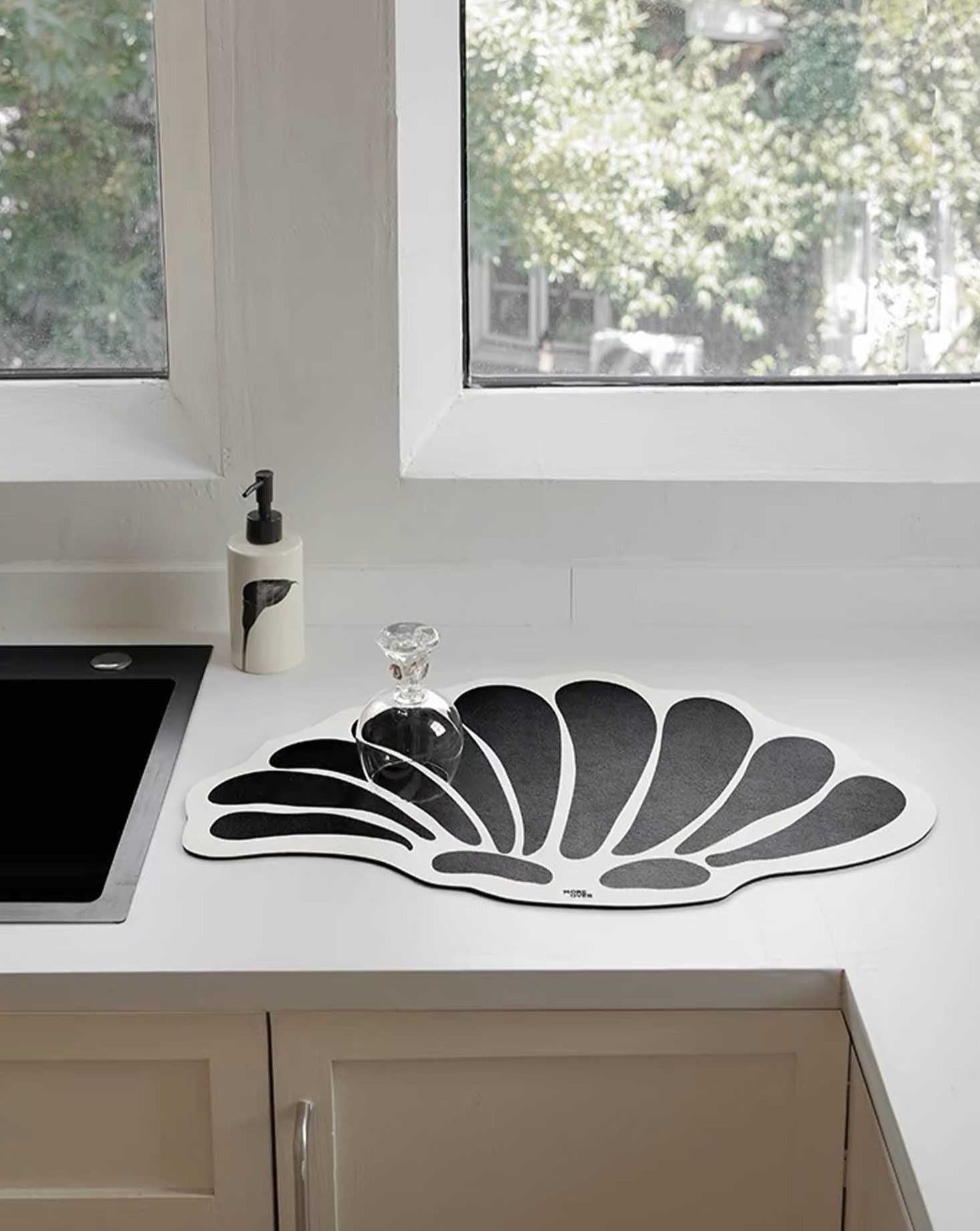 Black Seashell Placemat