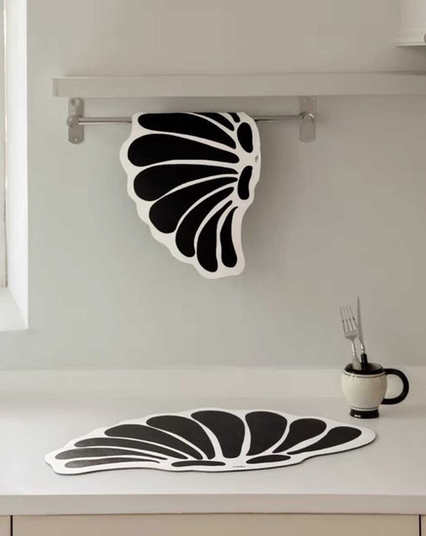 Black Seashell Placemat