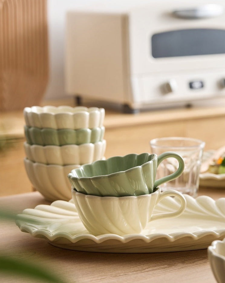 Swirl Edge Cup & Saucer Set