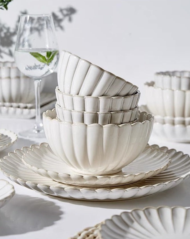 White Scallop Edge Plate