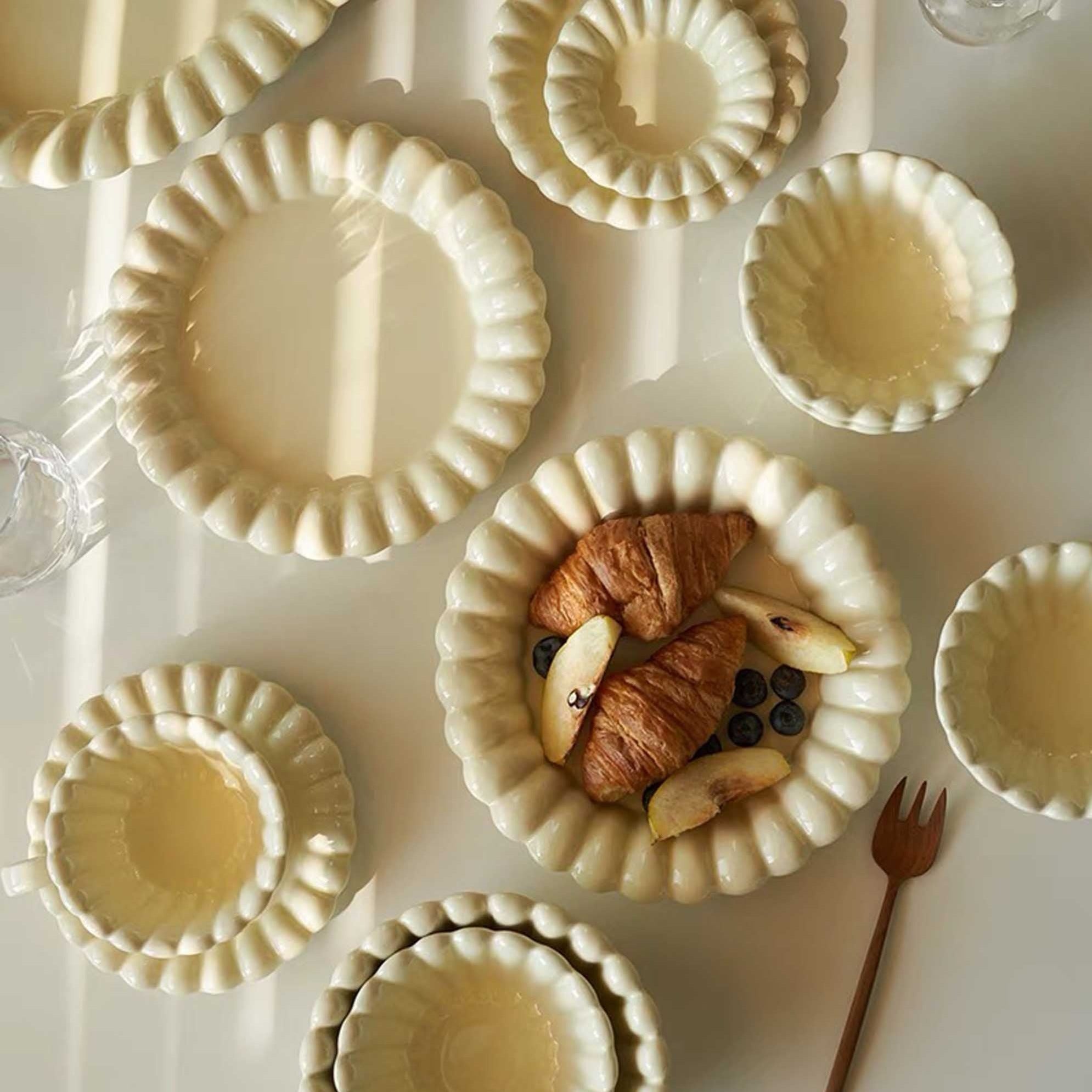Lemon Scallop Edge Plate