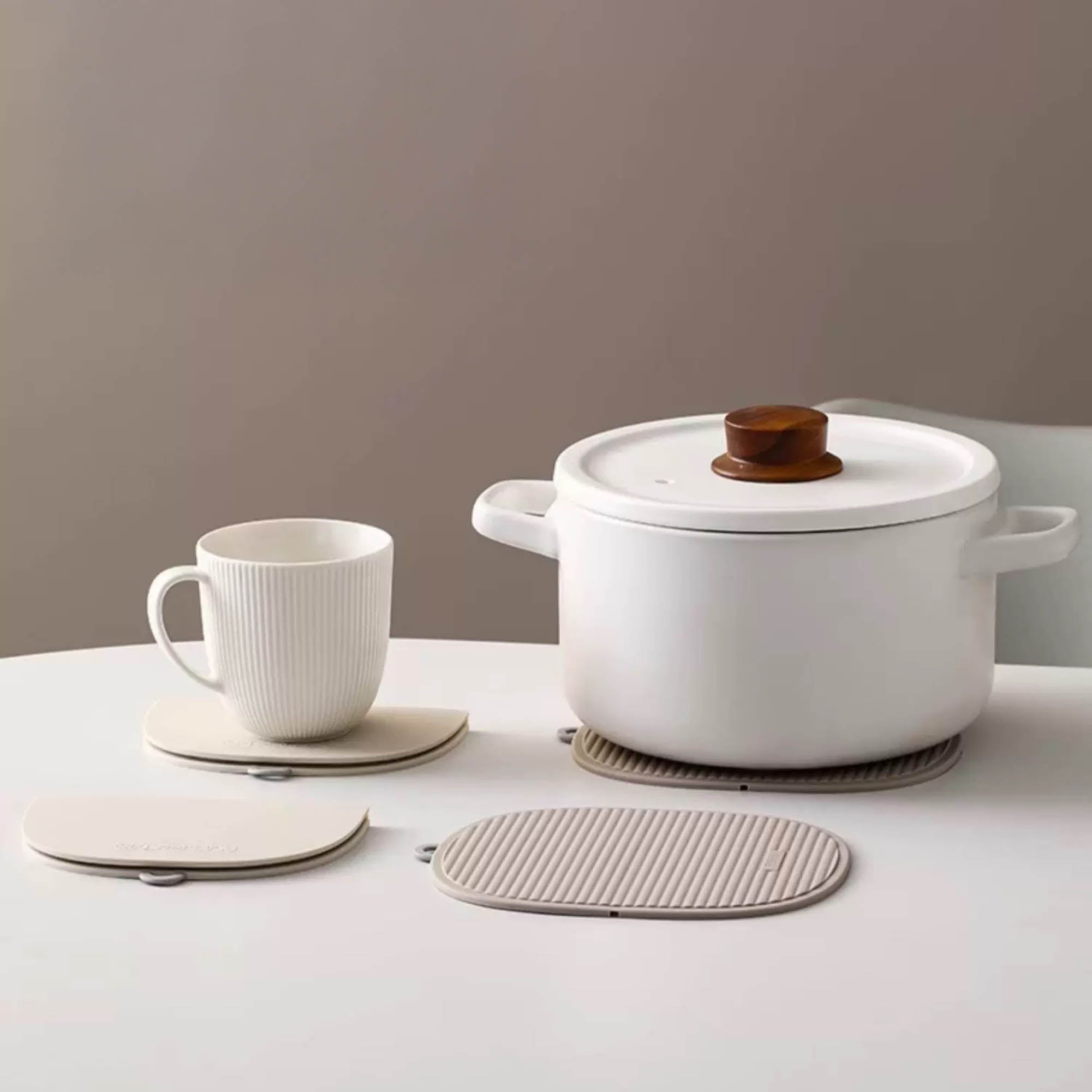 MIM Oval Trivet