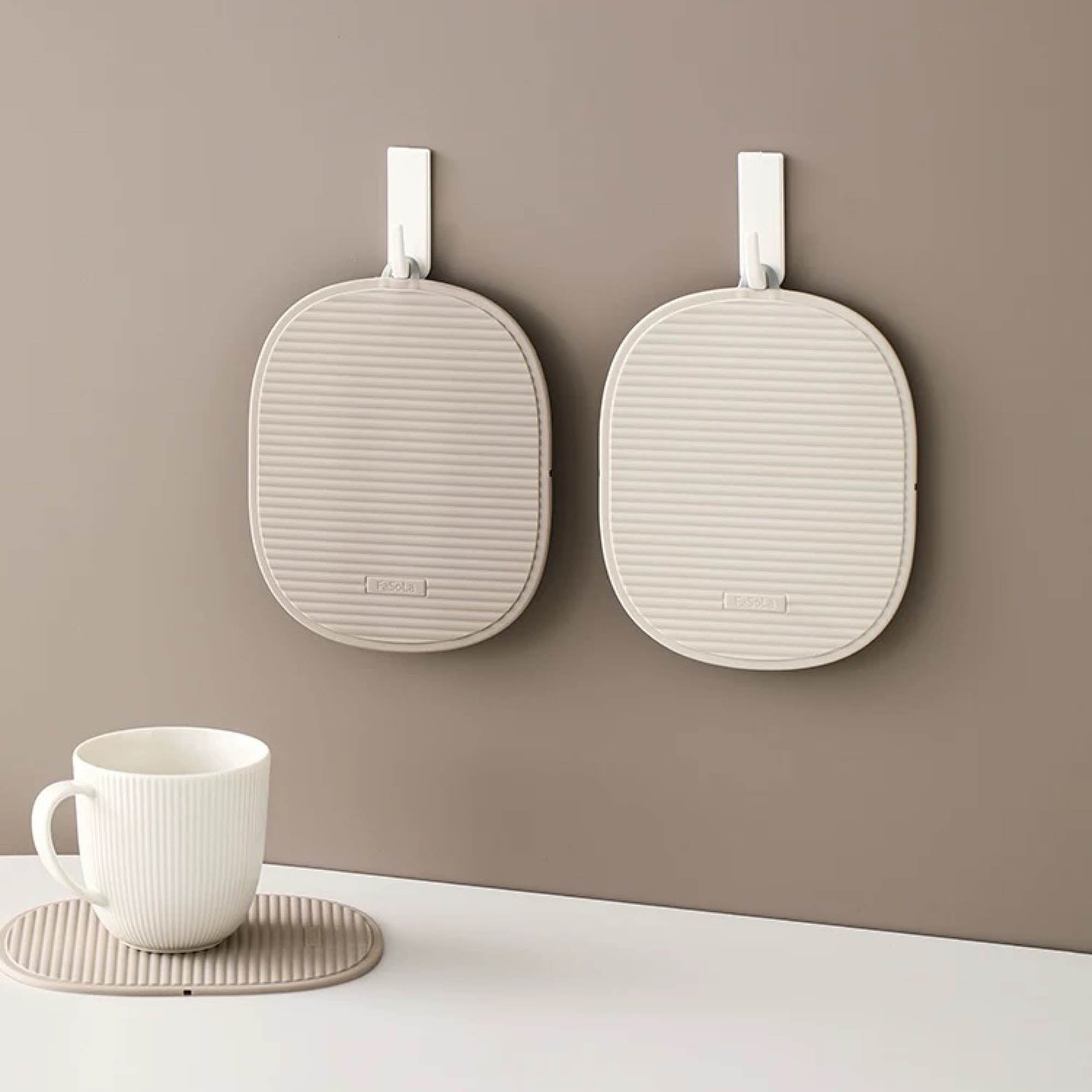 MIM Oval Trivet