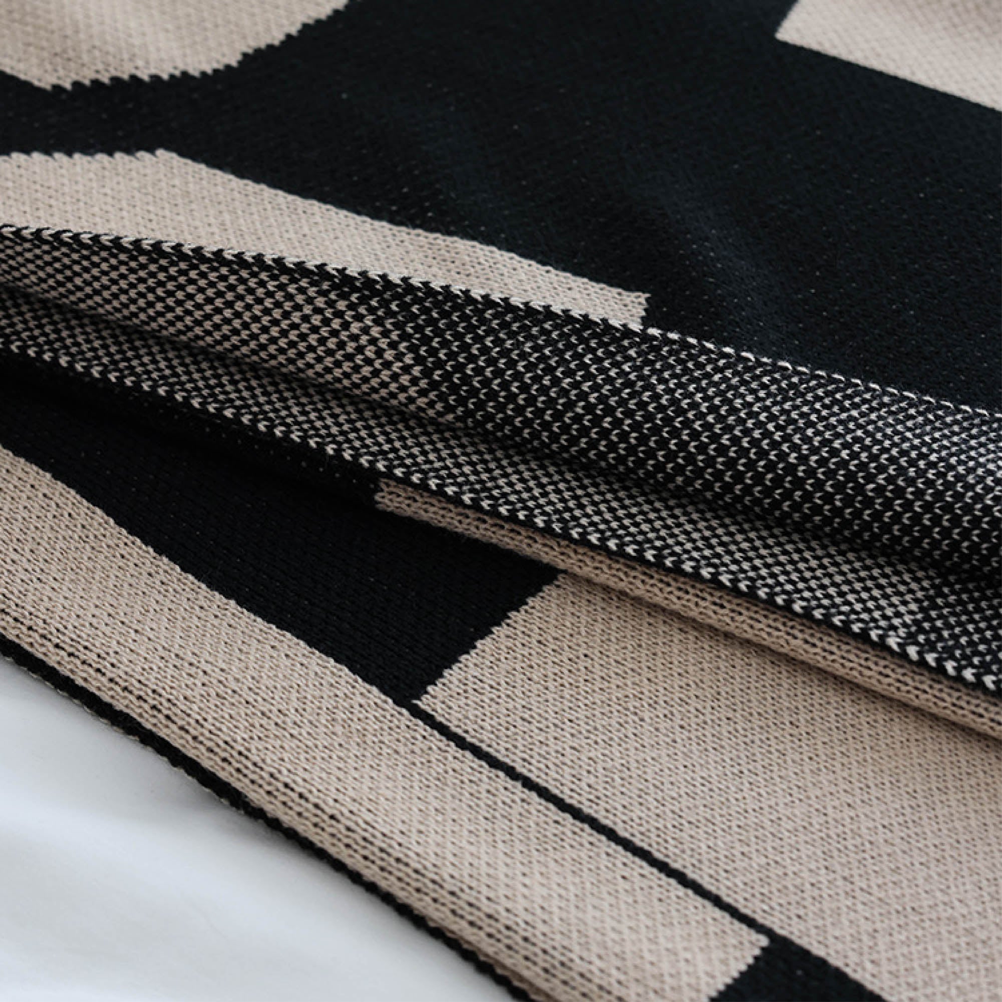 ELLA Knitted Throw