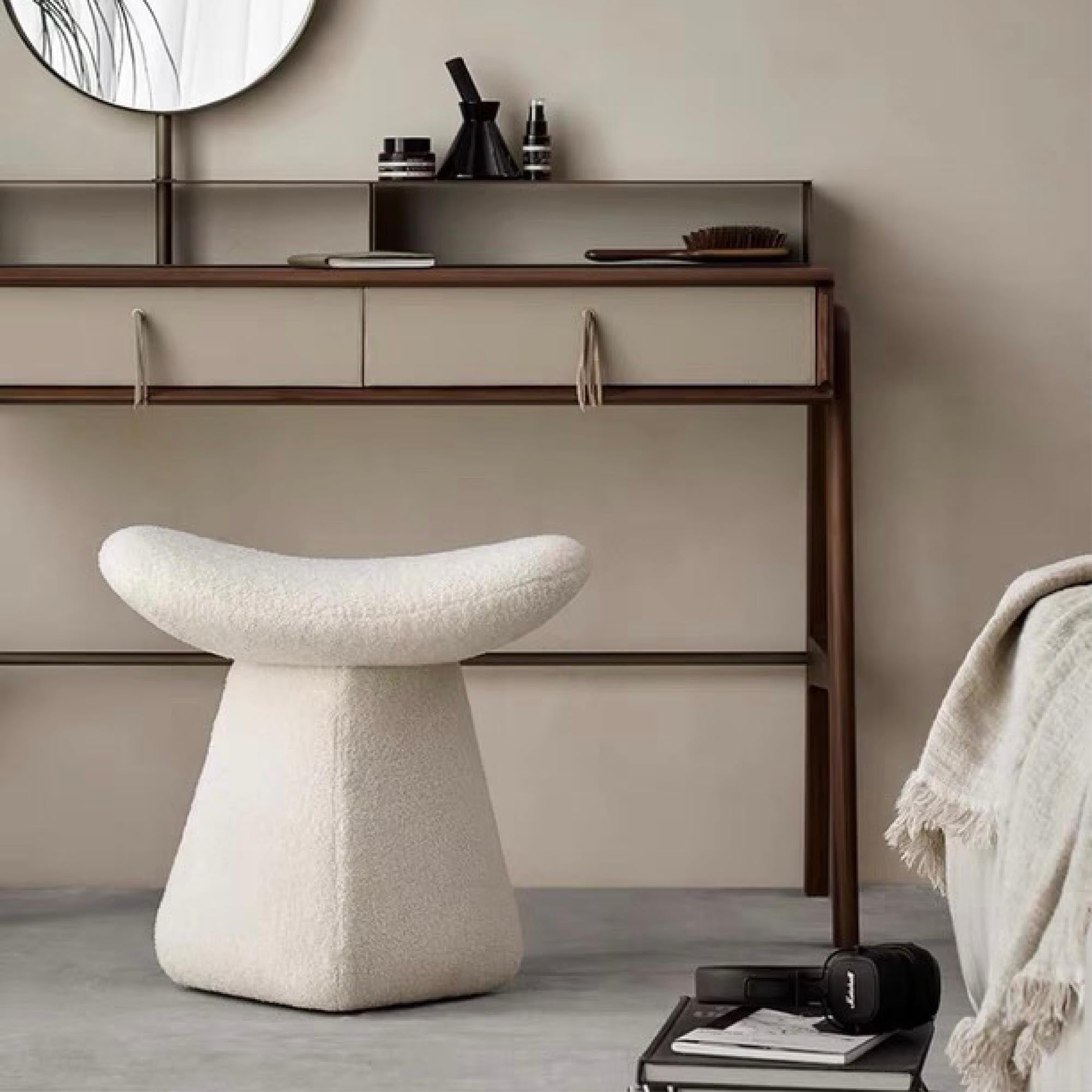 Saddle Teddy Stool