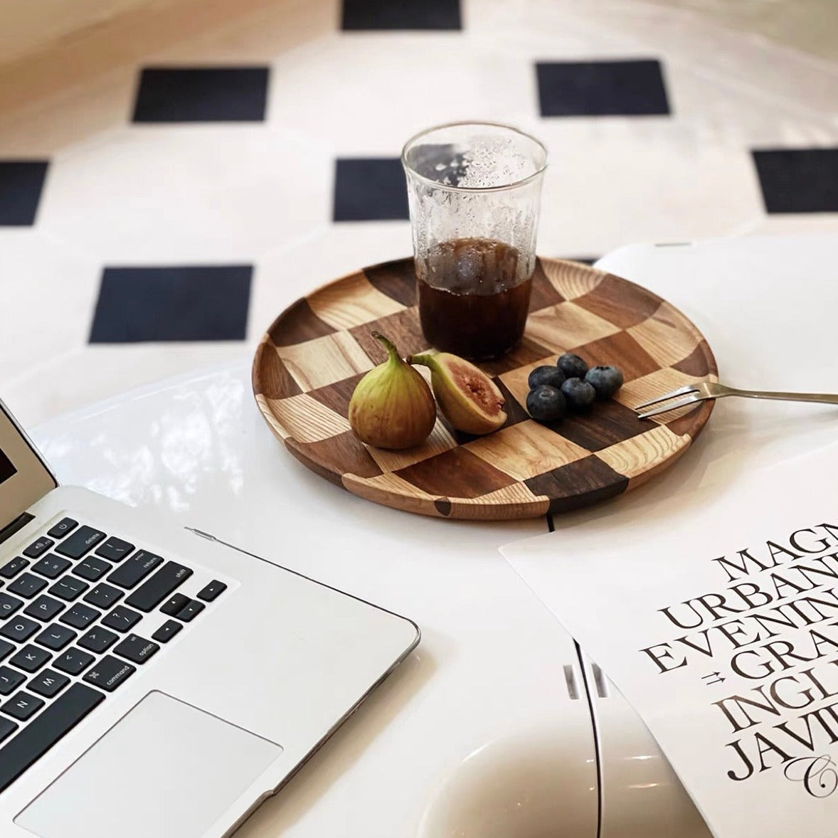 Checkered Round Tray