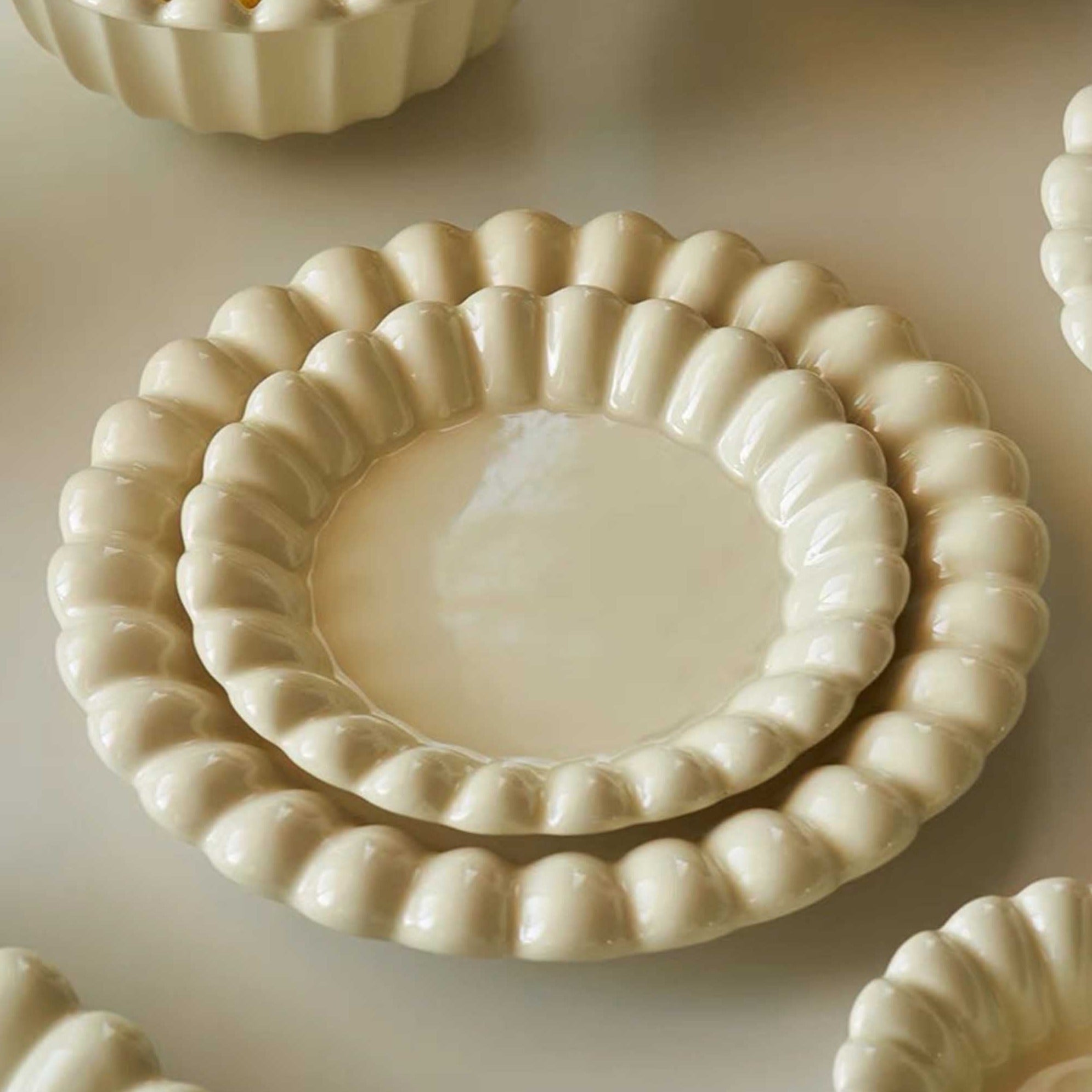 Lemon Scallop Edge Plate