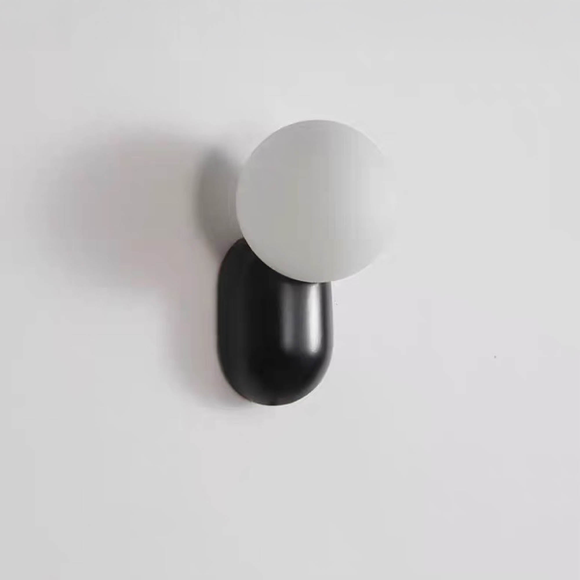 LIO Wall Light