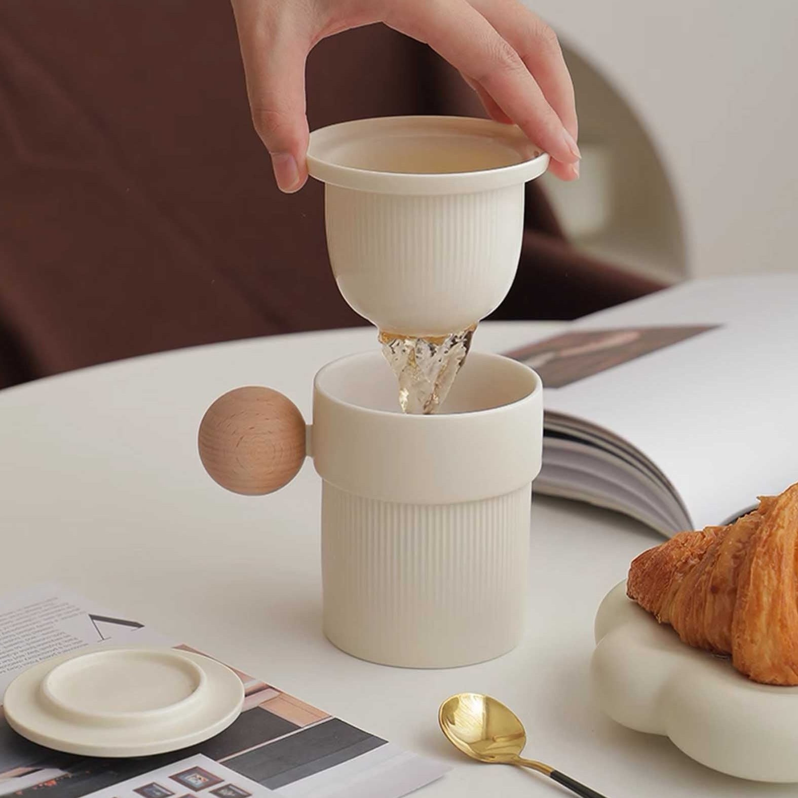 Tea Brewing Mug with Wooden Handle