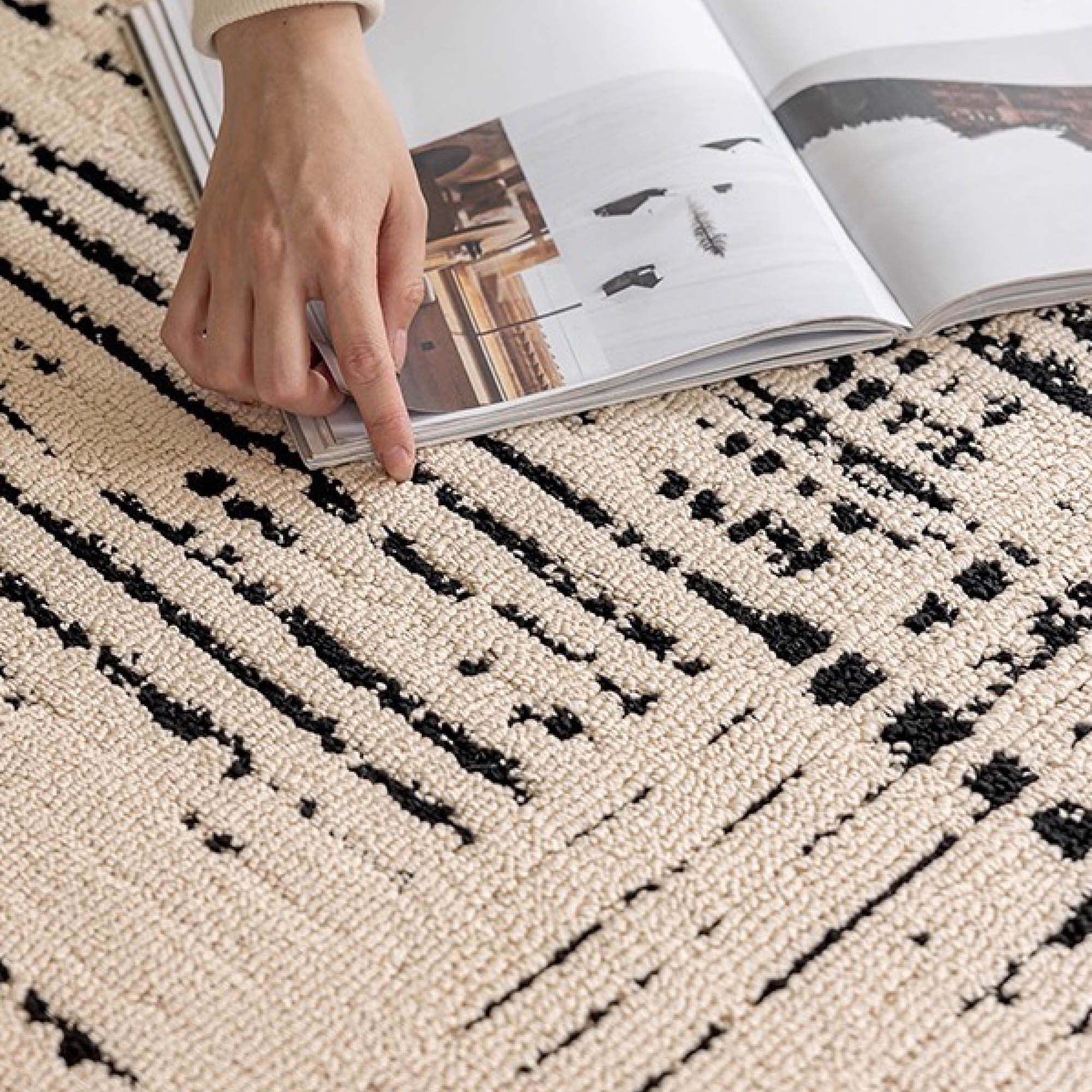 ODAMI Textured Rug